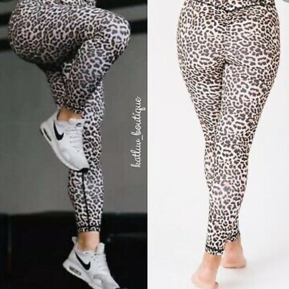 ZYIA Pants - ZYIA Active Leopard Print Brilliant Scrunchy Leggings 4